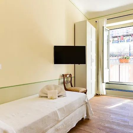 Bright And Comfy 3 Bedroom In Monti Appartement