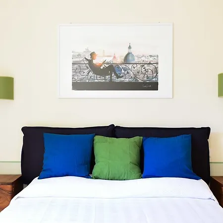 Bright And Comfy 3 Bedroom In Monti Apartment
