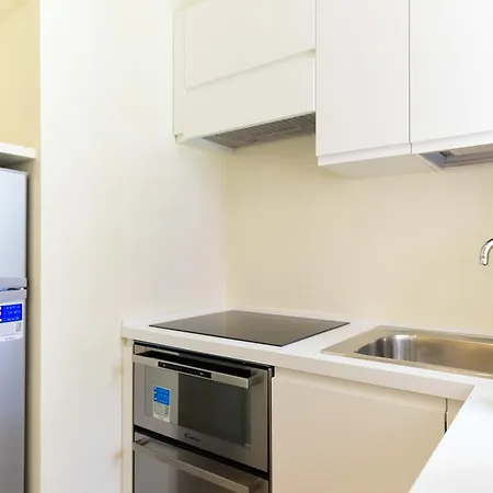 Bright And Comfy 3 Bedroom In Monti Apartment *