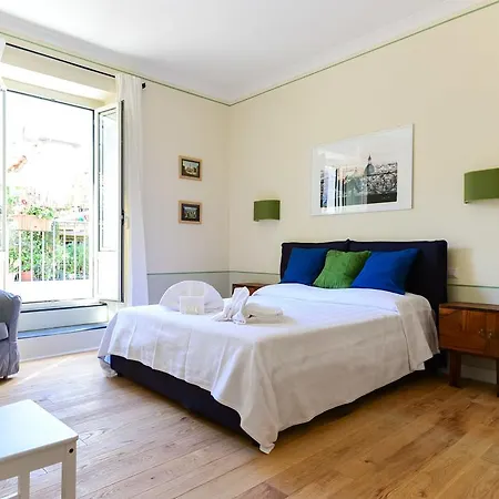 Bright And Comfy 3 Bedroom In Monti Apartment Rome