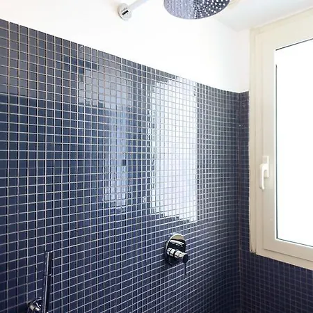 Bright And Comfy 3 Bedroom In Monti Apartment Rome