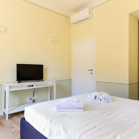 Bright And Comfy 3 Bedroom In Monti Apartment